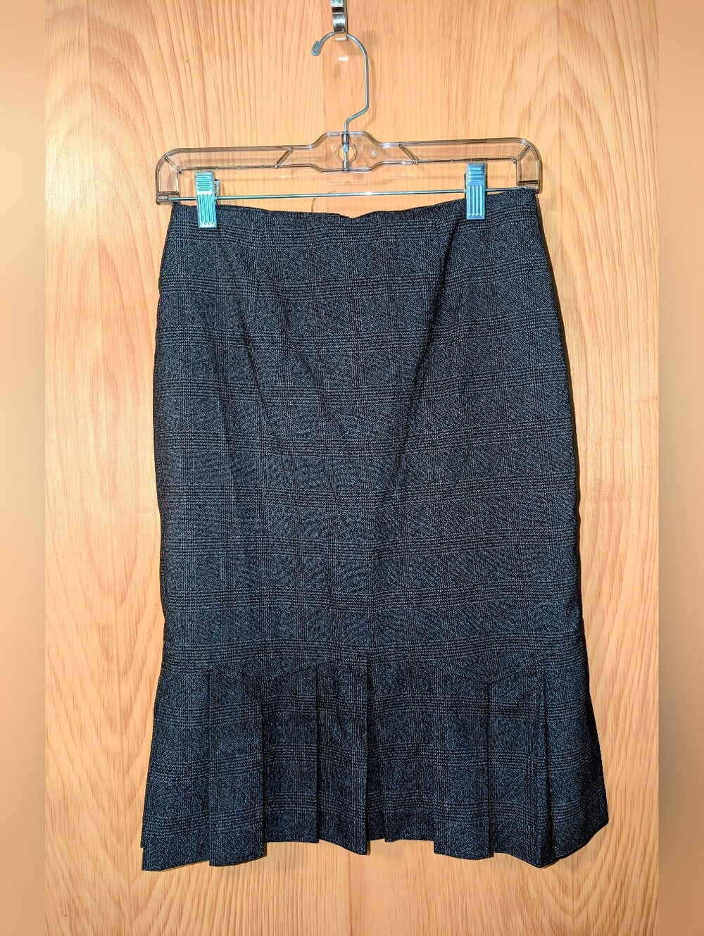 Byer California Black Textured Pencil Skirt with Pleated Hem